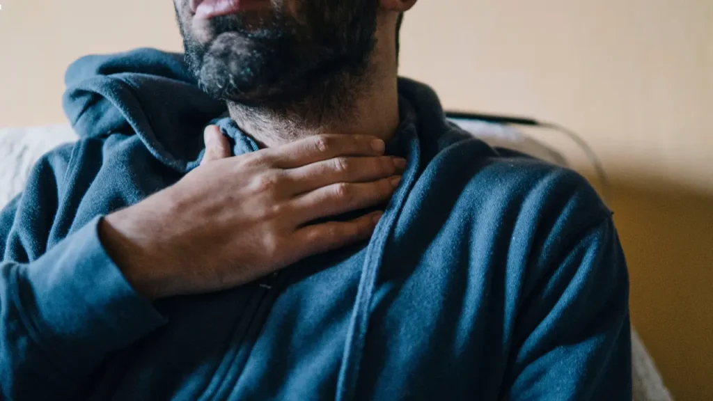 أعراض تشنج المريء وعلاجه
